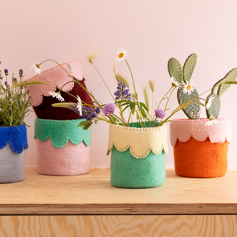 Blomsterpotte i ullfilt, Oransje & rosa - Medium
