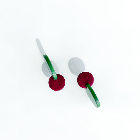 Øredobber i taguanøtt, ALVA viola og Emerald