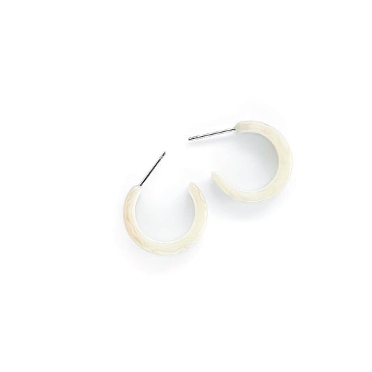 Mini Half Moon Øredobber i taguanøtt, Ivory