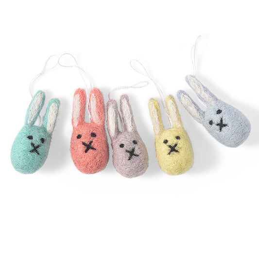 Påske/vårpynt med oppheng, 5pk kaniner i ullfilt