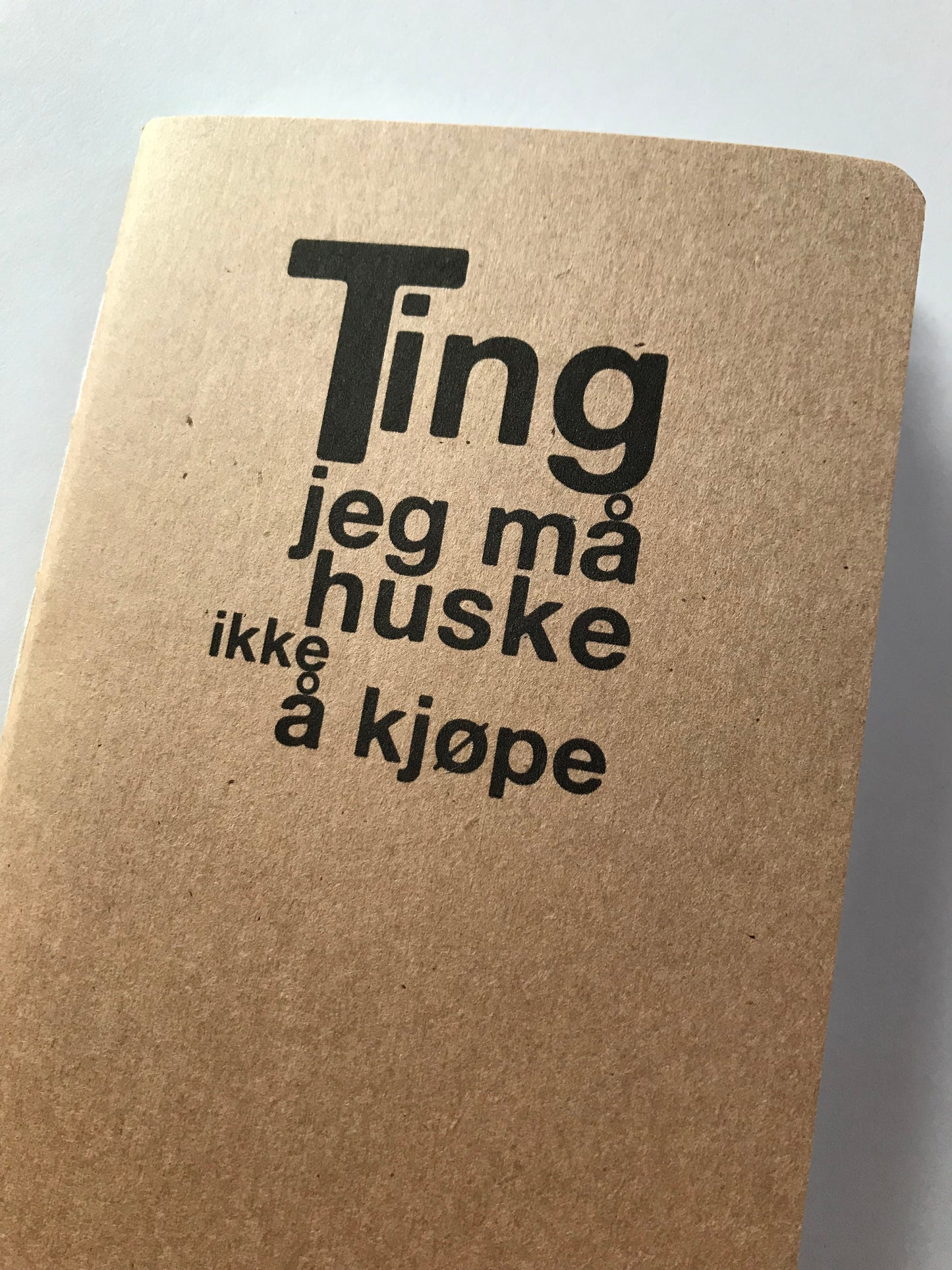 Liten notatbok - "Ting jeg må huske ikke å kjøpe"
