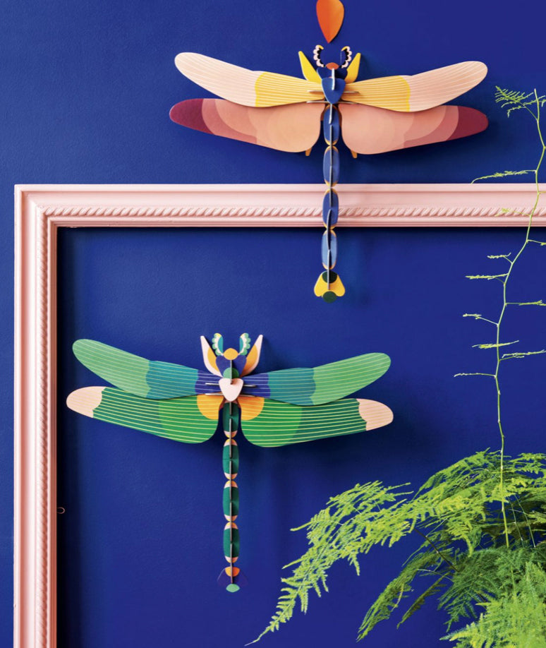 Veggdekor, stor - Pink dragonfly
