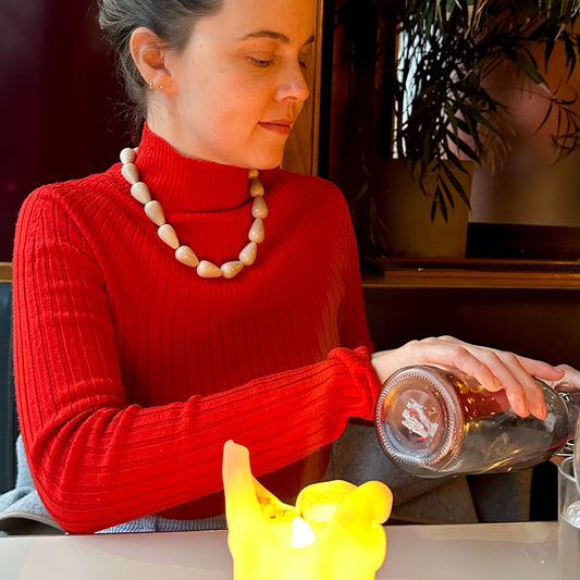 Halssmykke i taguanøtt, rød - Dione