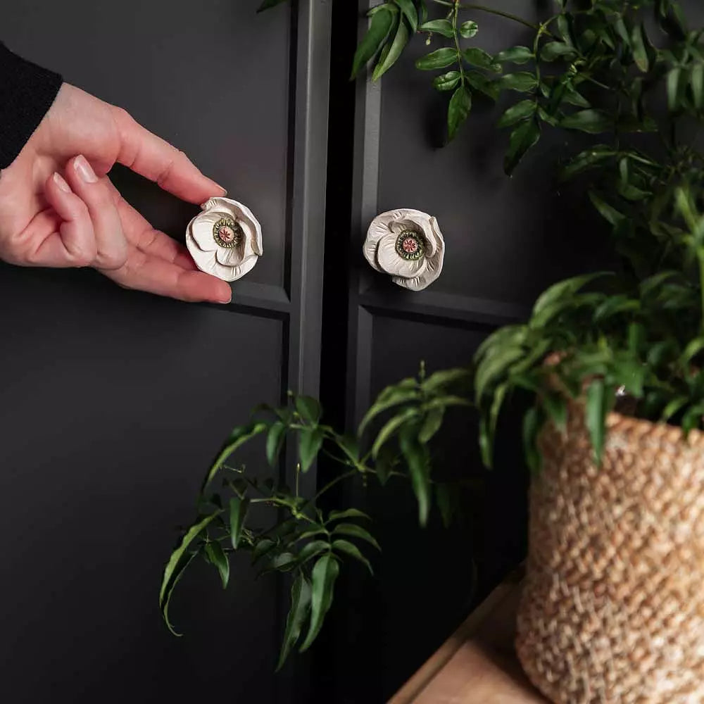 Møbelknott, hvit valmue